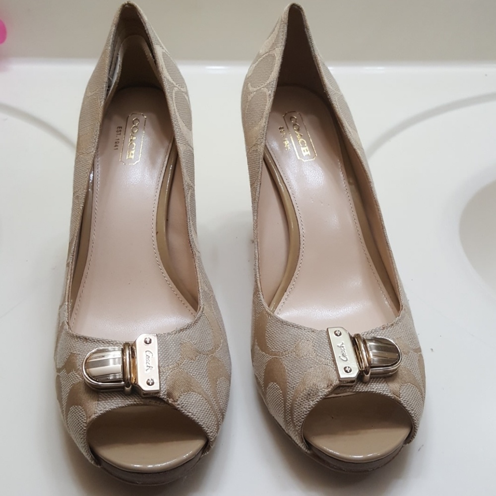 Coach signature peep toe heel